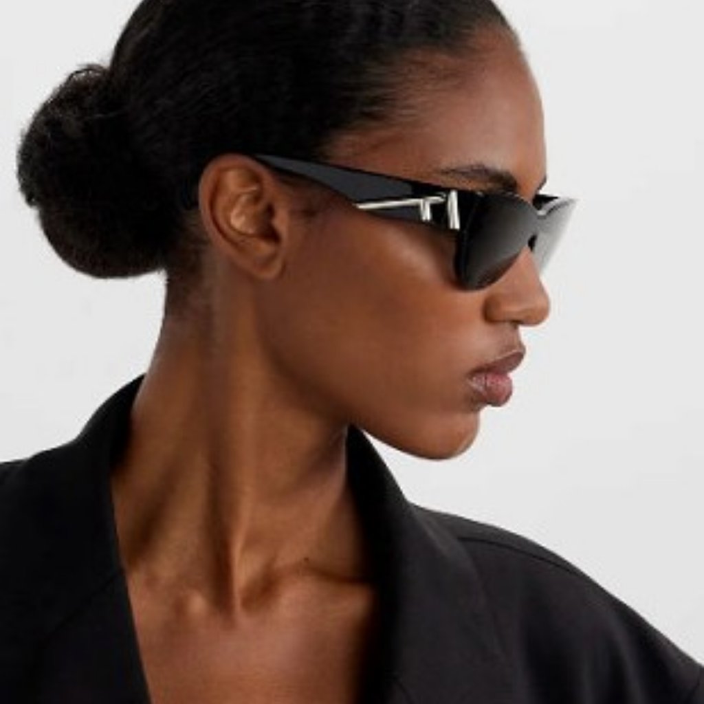 Fendi Fe40135i 01a Sunglasses Shiny Black Cat Eye Frame, Smoke Lenses